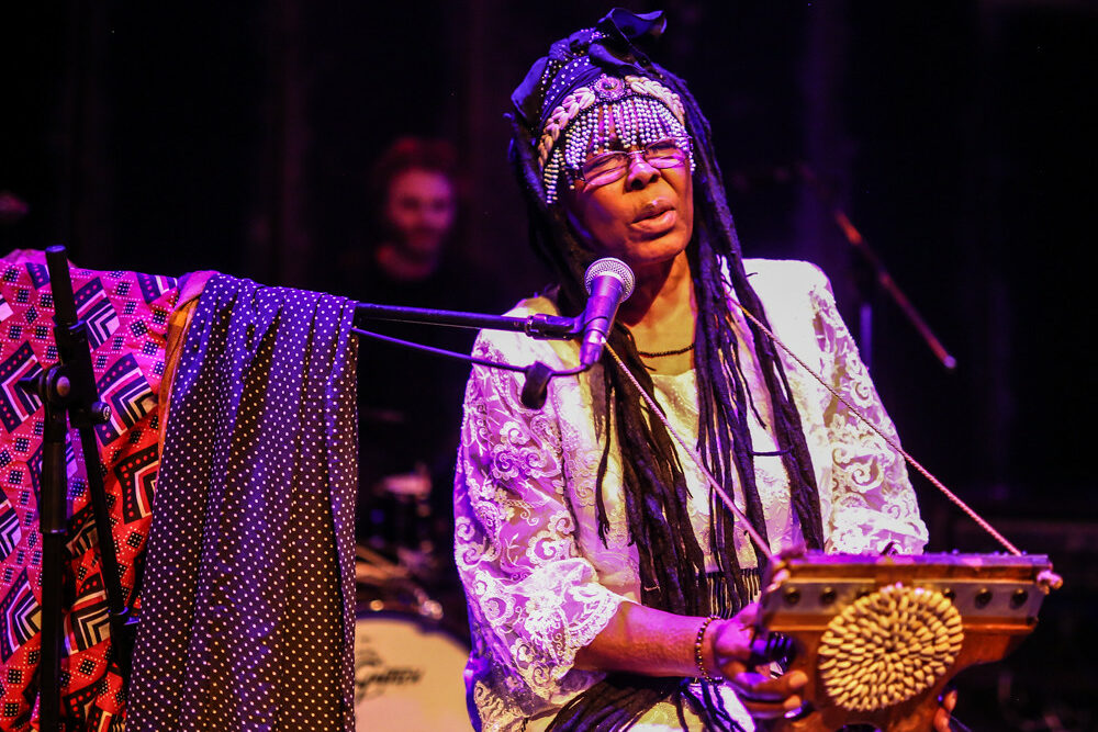 Kiezsalon w Stella Chiweshe Greg Fox at Musikbrauerei